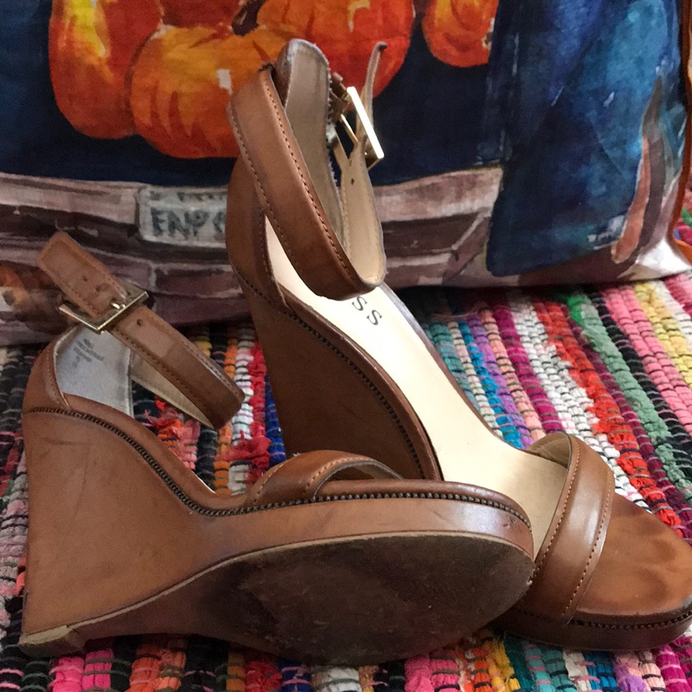 Guess brown wedges